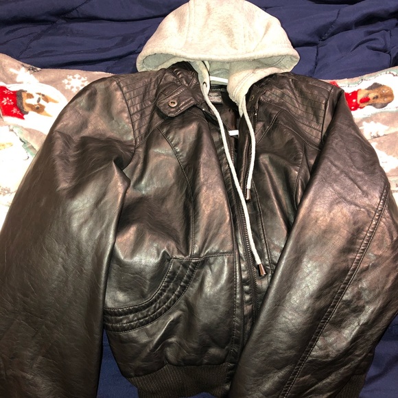 Black jacket with grey sweater hood - Picture 2 of 2